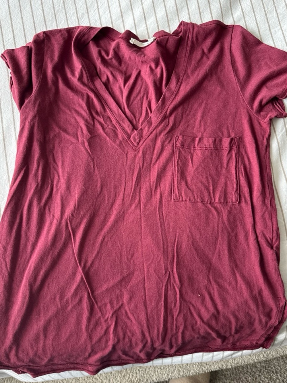 Lush Men's V-Neck Pocket Tee in Wine